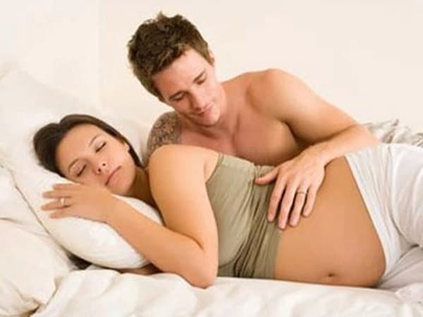 Vậy bà bầu có nên yêu trong 3 tháng cuối kỳ không?