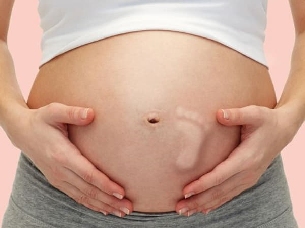 Dấu hiệu mang thai con gái tuần 37 – 40: Bé ít đạp hơn, chuyển động nhẹ nhàng