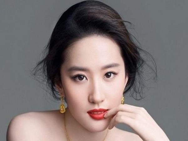 Tướng phụ nữ giàu sang nhờ chồng qua chỉ tay