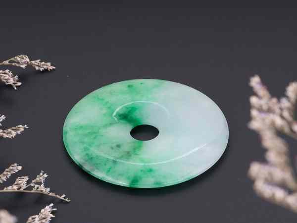 Vật phẩm phong thủy cho người mệnh Kim