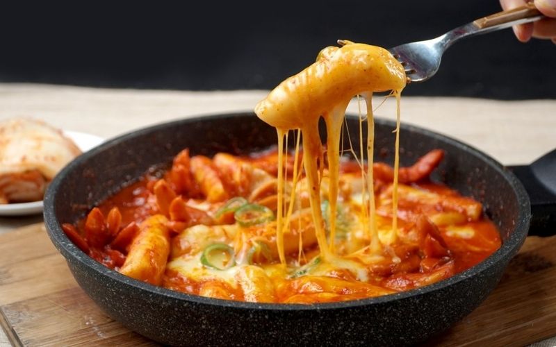 Cách Làm Tokbokki Phô Mai Đơn Giản