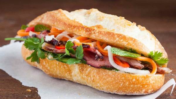 Bánh mì thịt bao nhiêu calo?