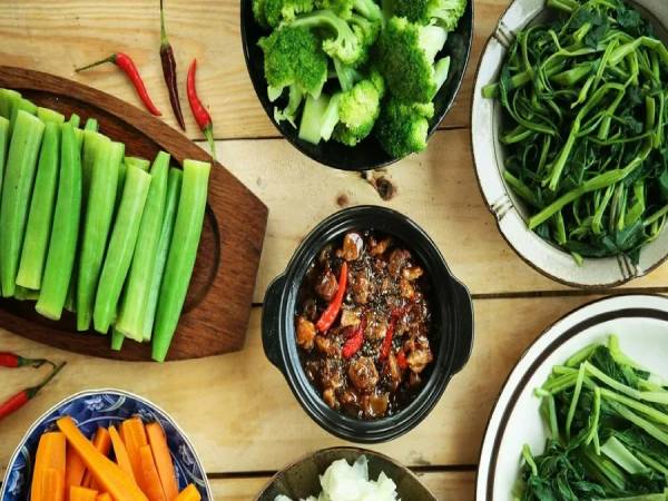 Vì sao rau luộc giúp giảm cân?