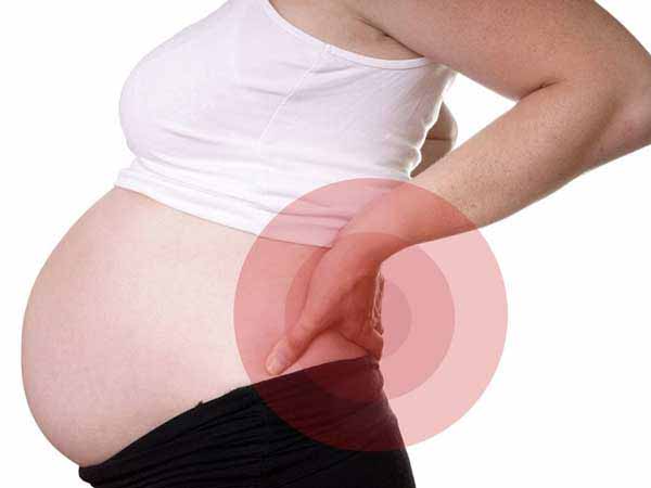 Bầu 4 tháng bị đau lưng có sao không?