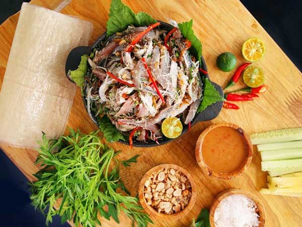 Đi Đà Nẵng nên ăn gì? - Gỏi Cá Nam Ô