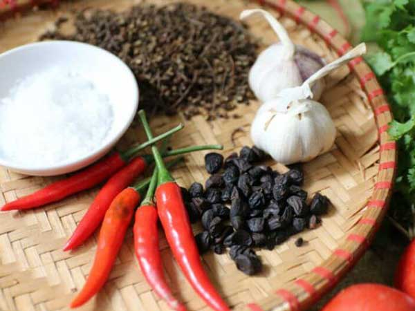 Sapa có đặc sản gì làm quà? - Mắc khén, hạt dổi