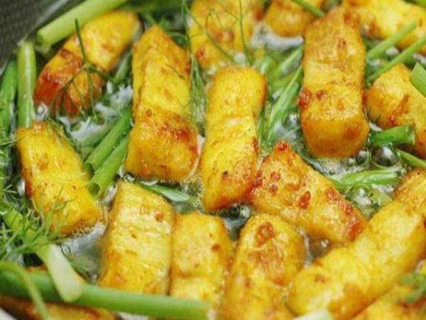 Chiên Chả cá Lã Vọng trên bàn ăn