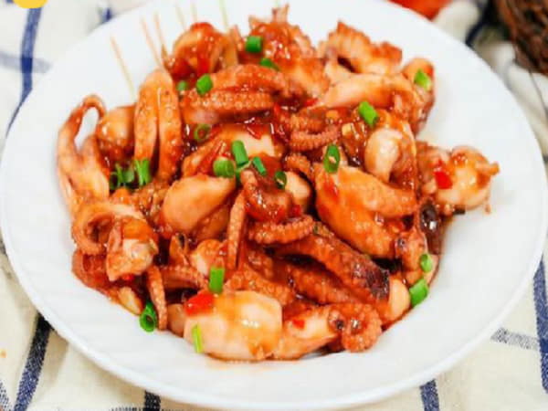 Cách chế biến bạch tuộc xào sa tế tỏi thơm