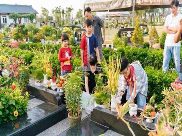 Thời gian thích hợp làm lễ tạ mộ ngoài đồng